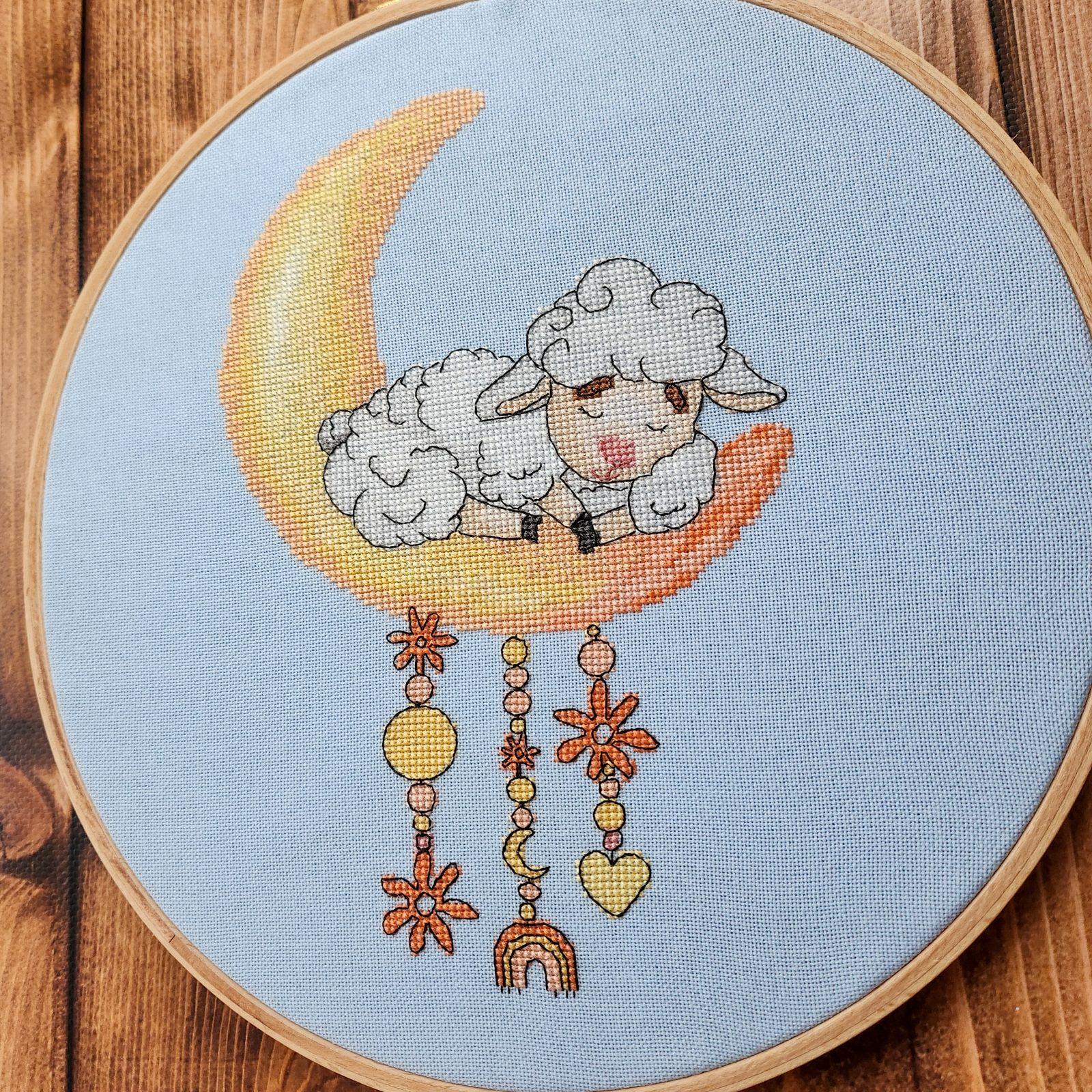 Sleeping on the Moon – cyfrowy wzór haftu krzyżykowego - obrazek 2