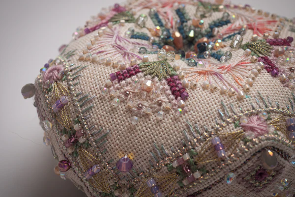 Iris Trifold Pincushion | Garden Series 1: Iris Trifold | IMake